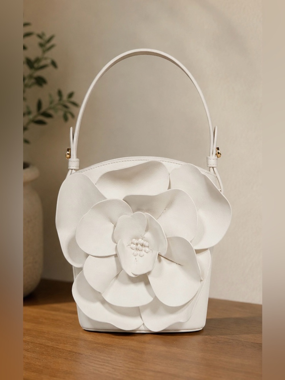 Kate Spade Flora Bucket Bag White Appliqué 3D Flower Crossbody Leather NWT